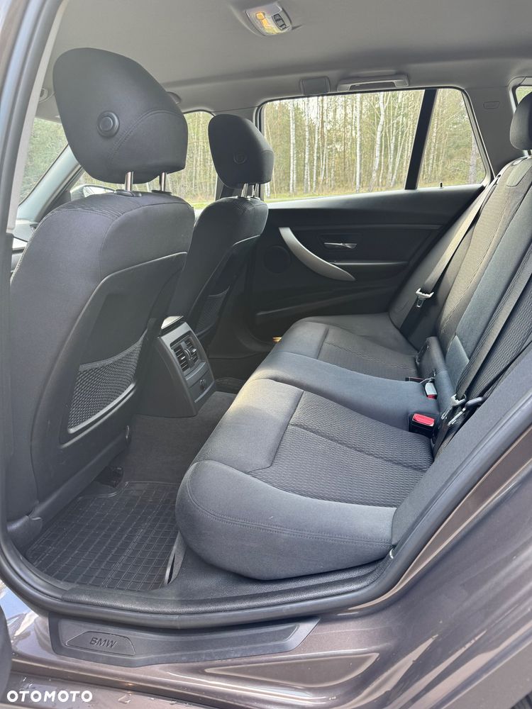 BMW Seria 3 318d - 18