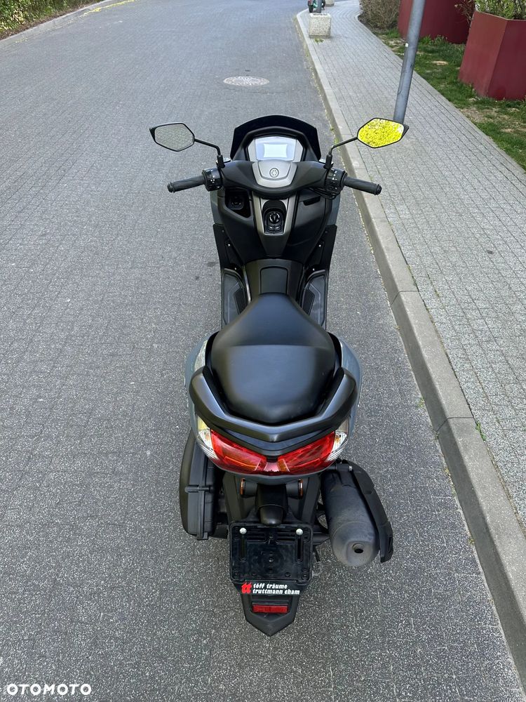 Yamaha NMAX - 11