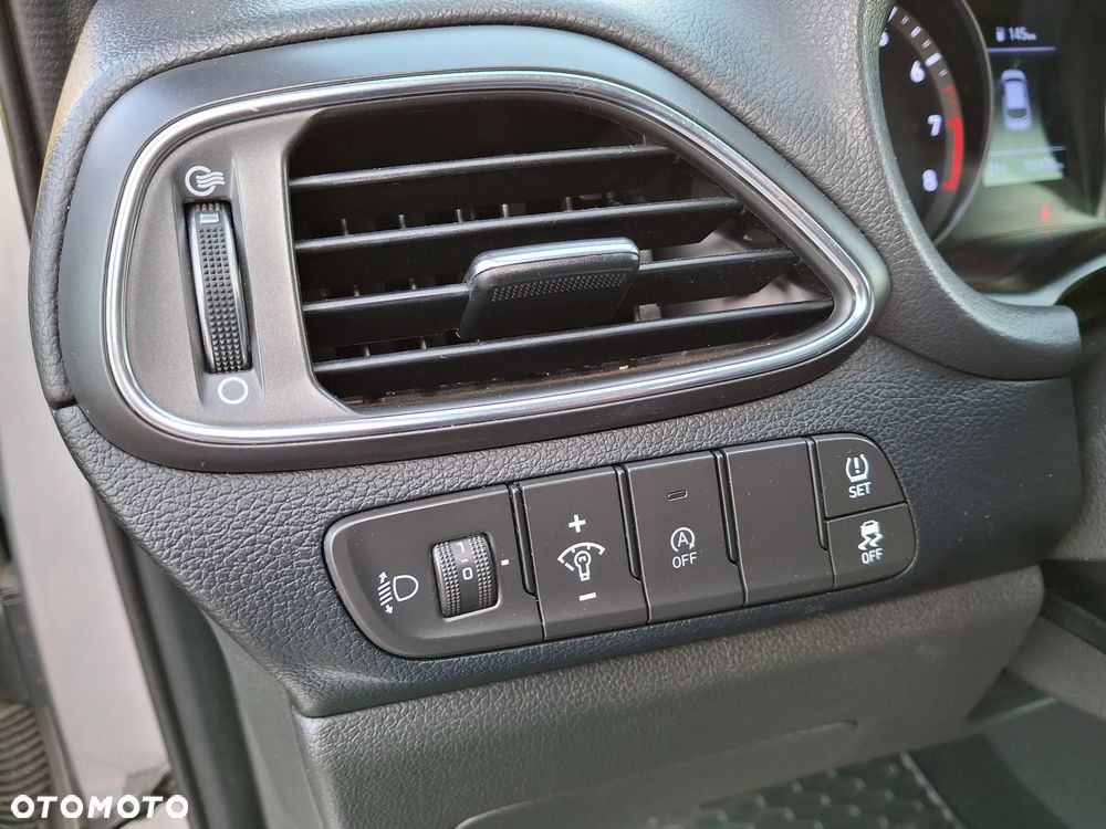 Hyundai i30 1.5 DPI Classic + - 30