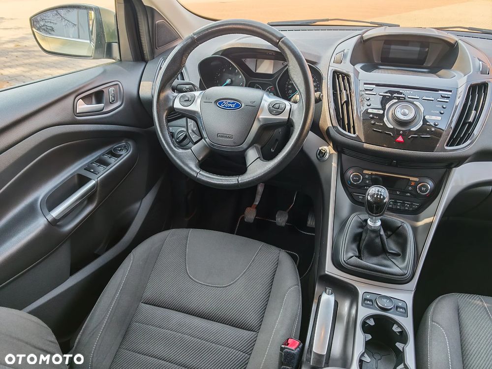 Ford Kuga 1.5 EcoBoost 2x4 Titanium - 15