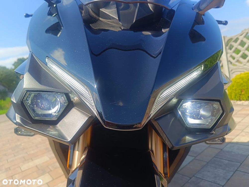 Suzuki GSX 1000 - 15