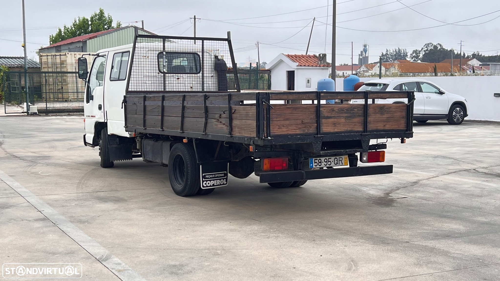 Isuzu NKR 55 LL5 D 7 lugares 2.8 d - 5