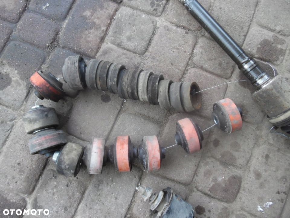 Land Rover Discovery III 2.7TD Poduszka Ramy - 1