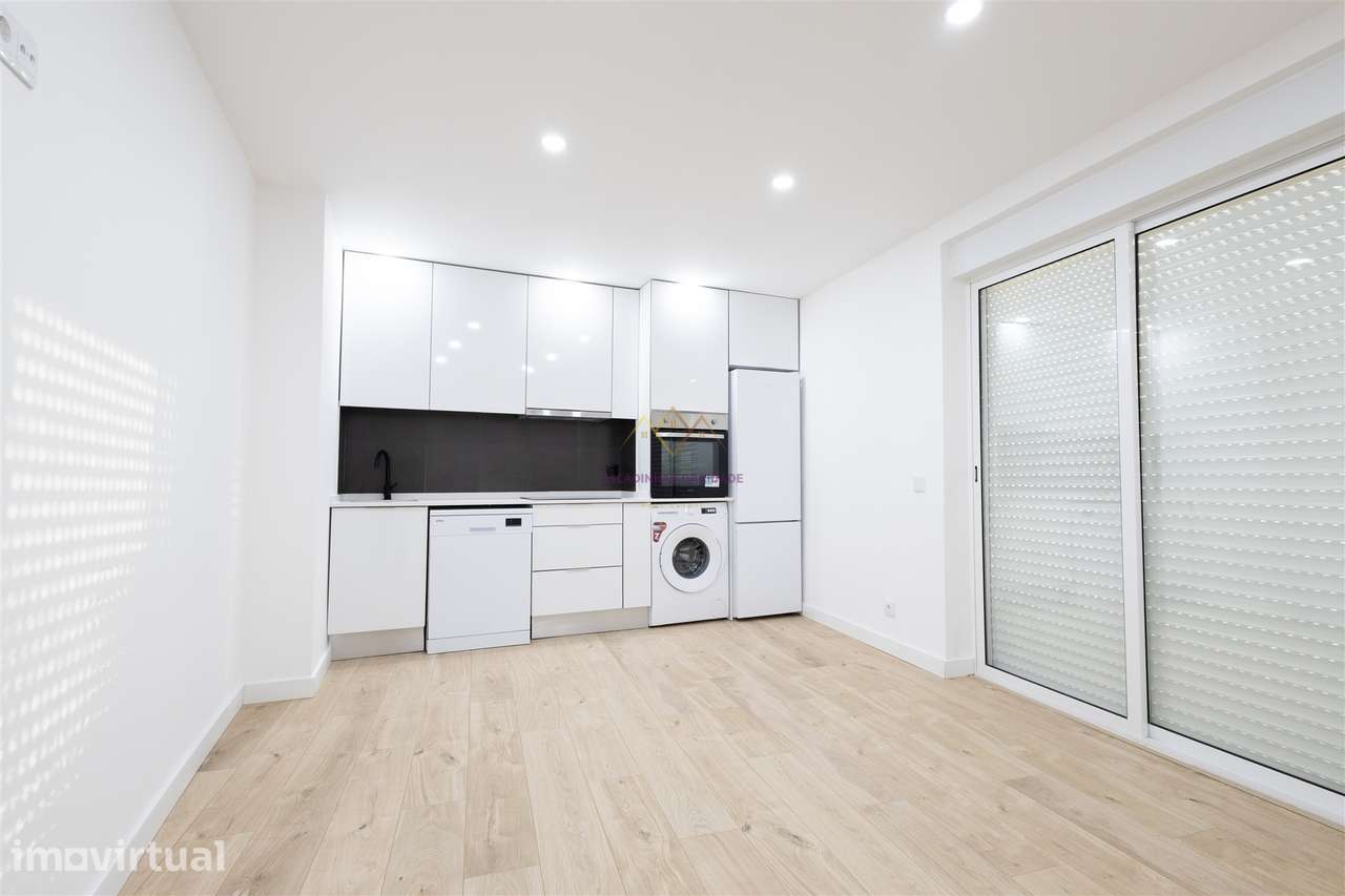 T2+1 Remodelado com Terraço  em Alverca - Grande imagem: 4/19
