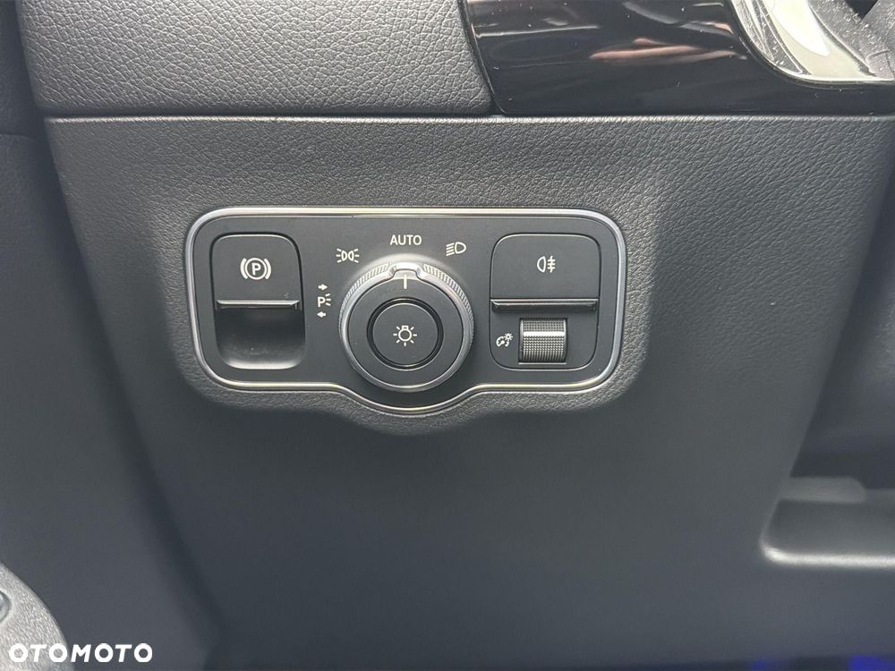 Mercedes-Benz GLA - 17