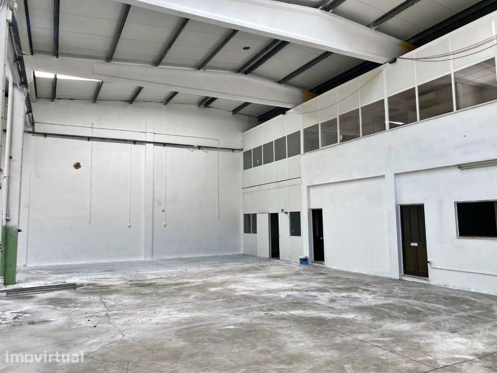 Armazém com 700m2 em Ribeirão - Grande imagem: 4/9