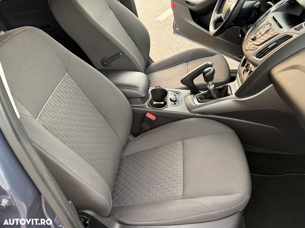 Ford Focus 1.0 EcoBoost Titanium - 18