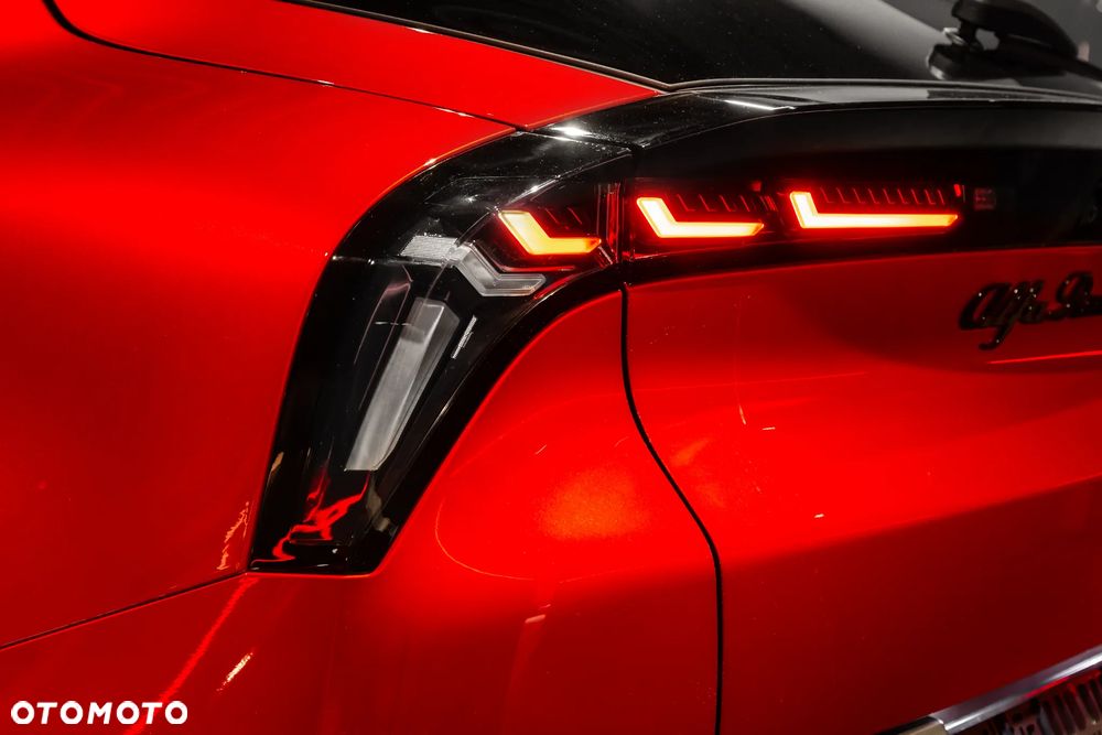 Alfa Romeo Junior ver-1-2-mhev-ibrida-speciale-edct - 15