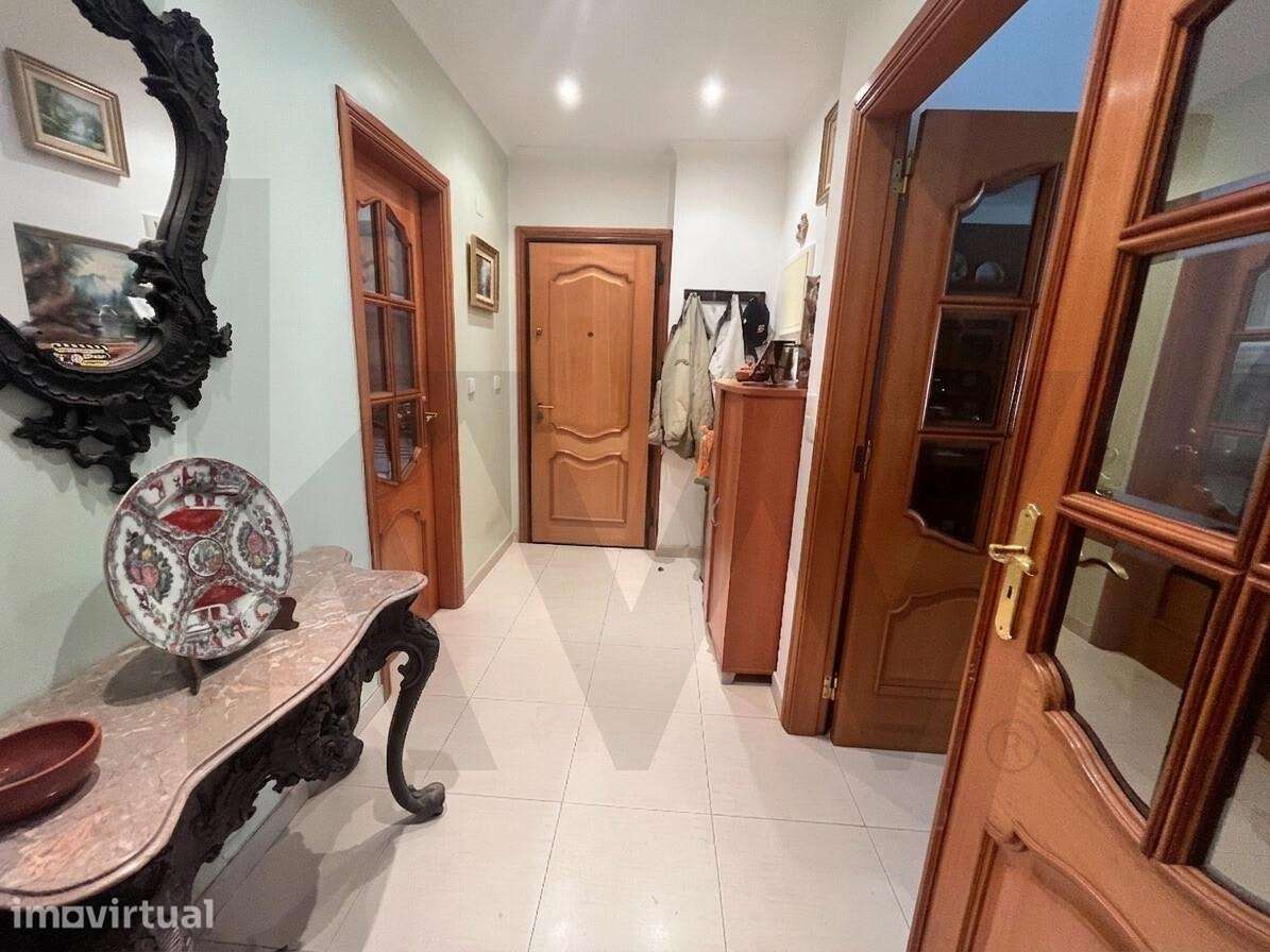Apartamento T3 (131 m2) com Varanda e Garagem Box – Junto ao Taguspark - Grande imagem: 3/18