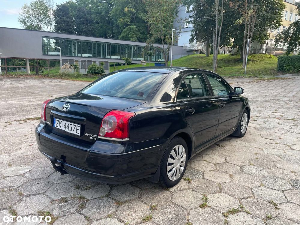 Toyota Avensis - 5