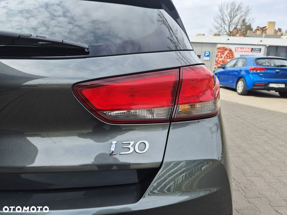 Hyundai i30 1.5 T-GDI 48V-Hybrid EDITION 30 - 31
