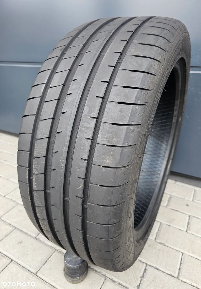 Goodyear Eagle F1 Asymmetric 3 SUV 255/45R19 100 V - 1
