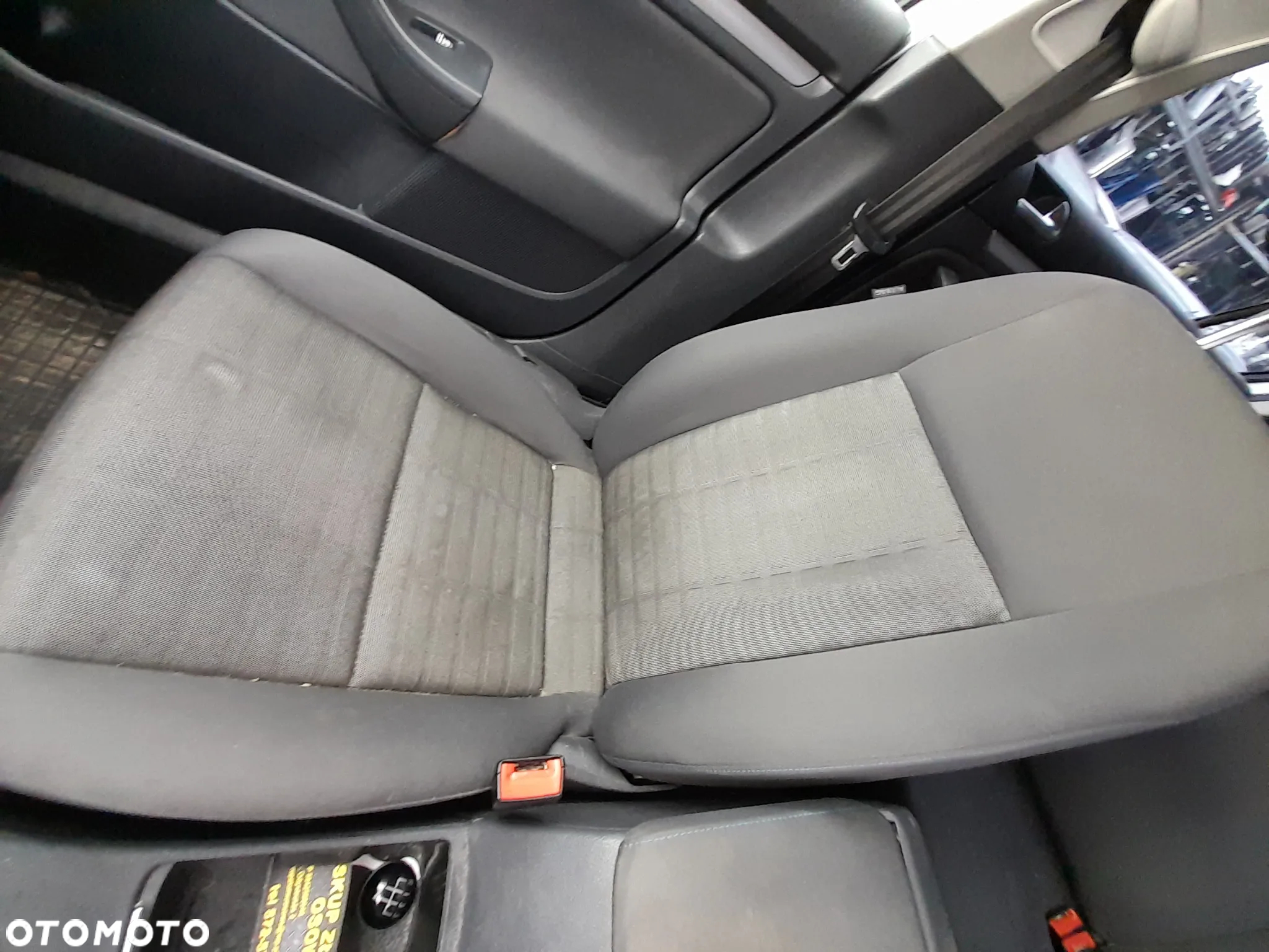 VW GOLF V FOTELE KANAPA KOMPLET HB GRZANE - 5