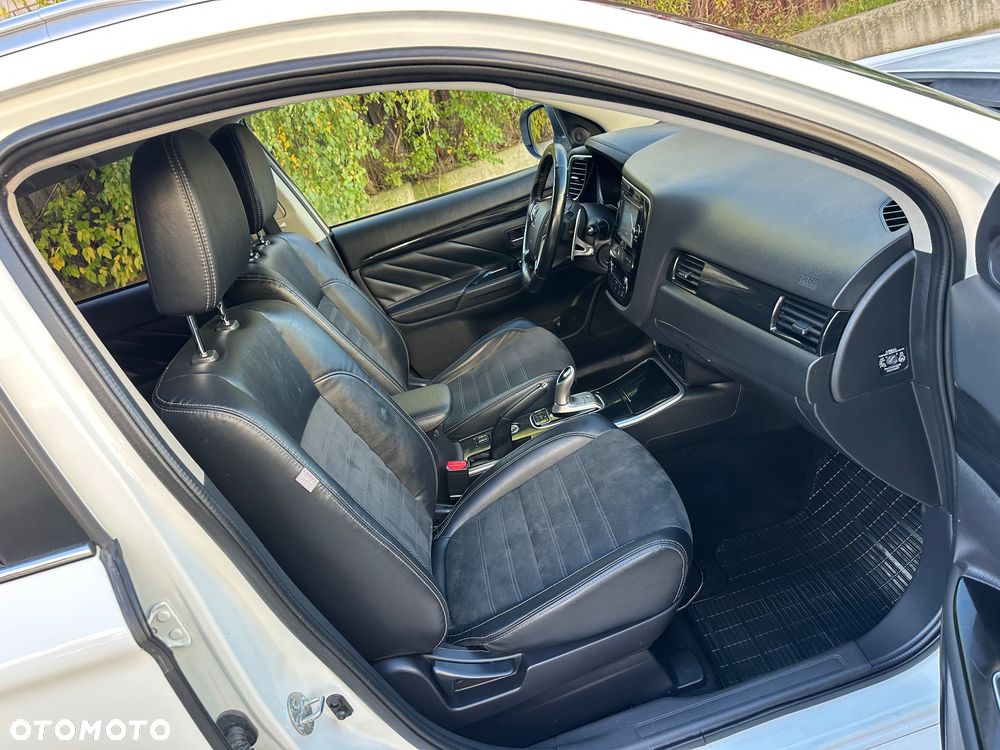 Mitsubishi Outlander - 20