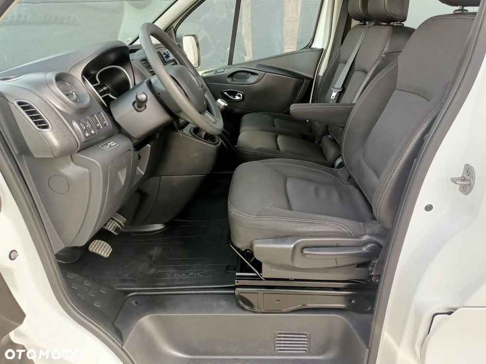 Renault TRAFIC 2.0 DCI LONG 6-OSOBOWO-CIĘŻAROWY - 23
