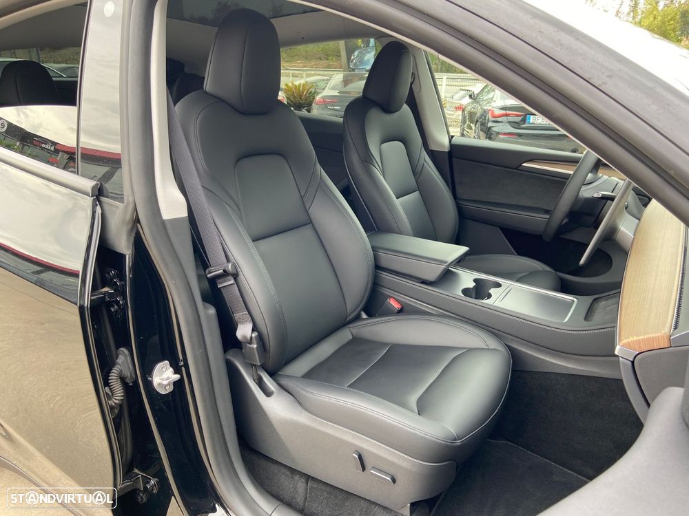 Tesla Model Y Long Range Dual Motor AWD - 31