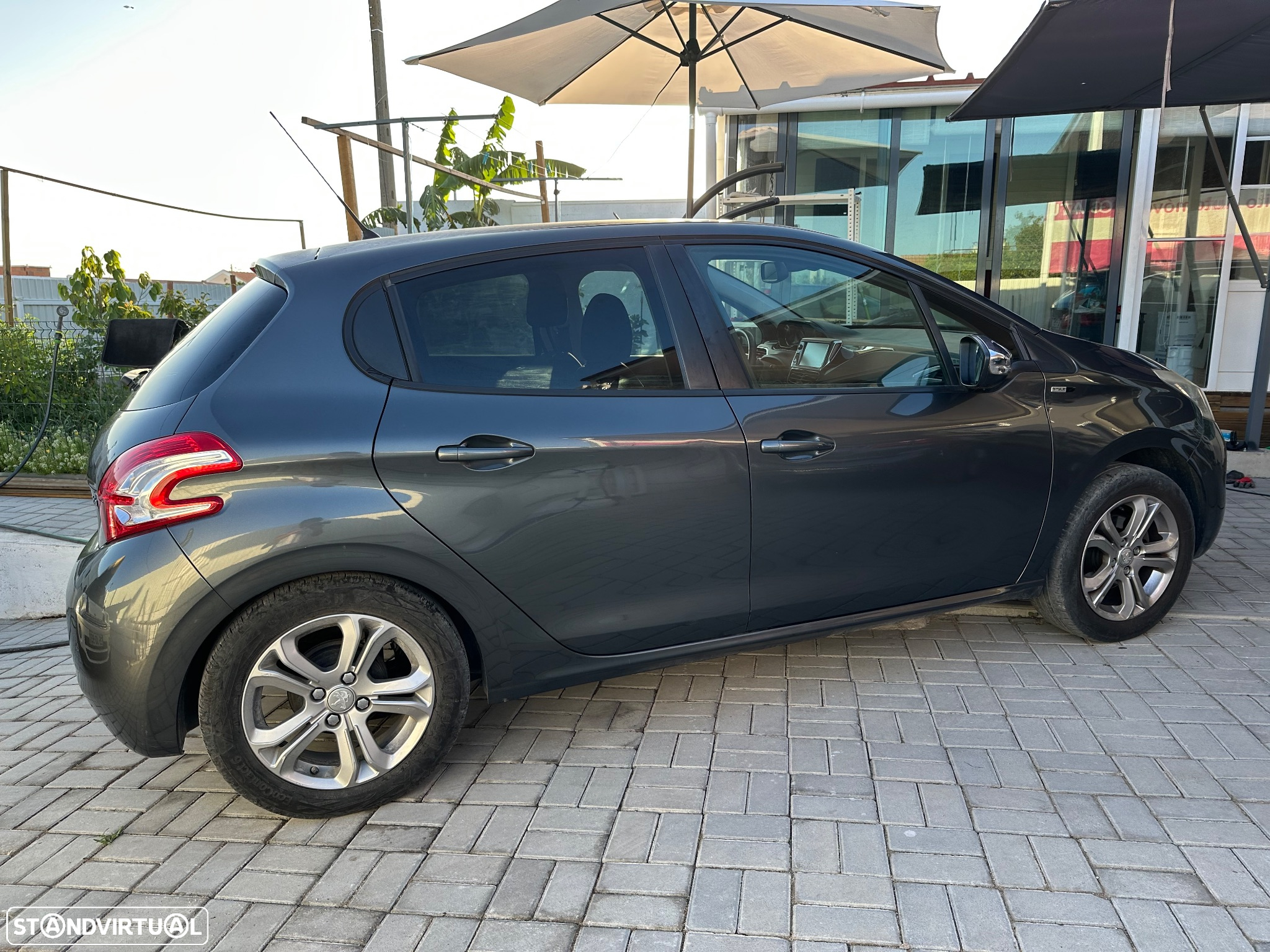 Peugeot 208 1.2 VTi SE Style - 26
