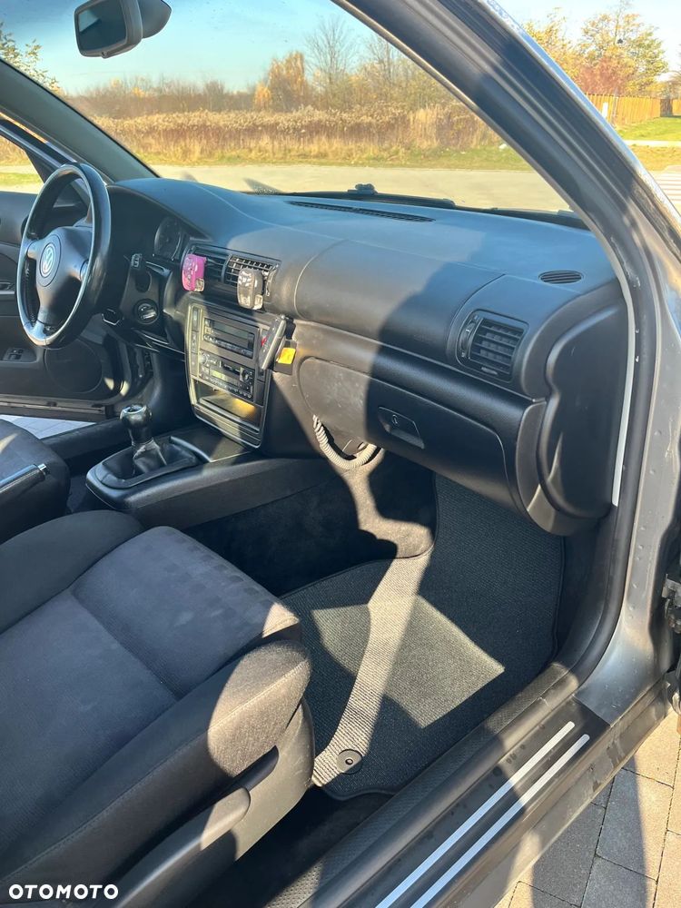 Volkswagen Passat 1.9 TDI Comfortline - 15