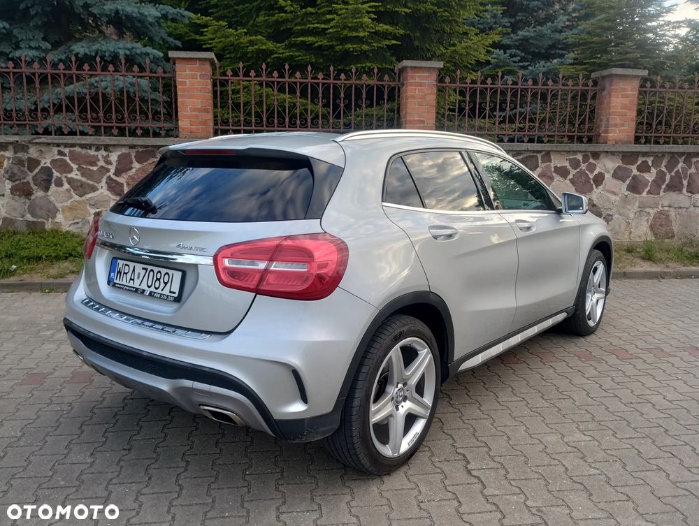 Mercedes-Benz GLA 250 4-Matic AMG Line - 13