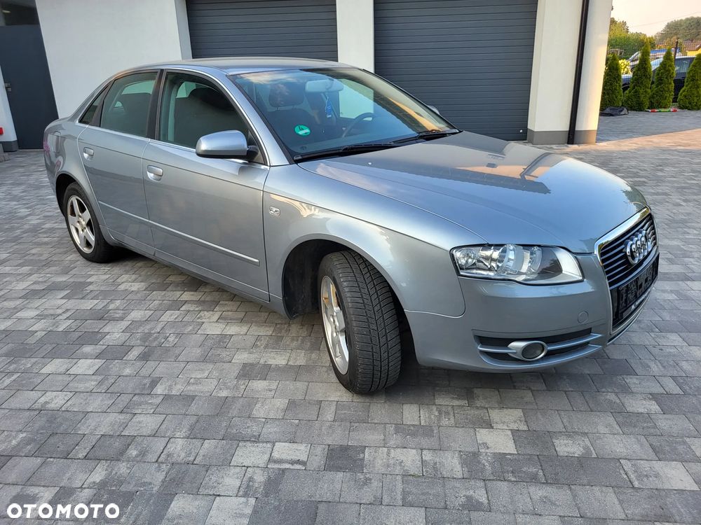 Audi A4 Limousine - 4