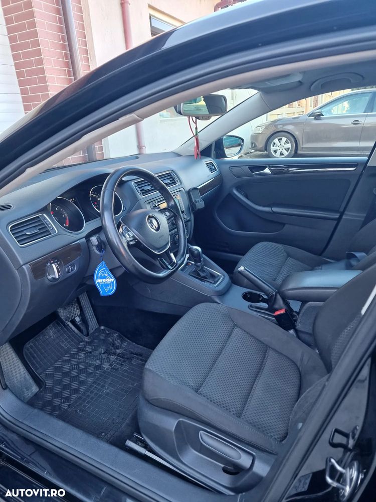 Volkswagen Jetta 2.0 TDI DSG Highline - 7