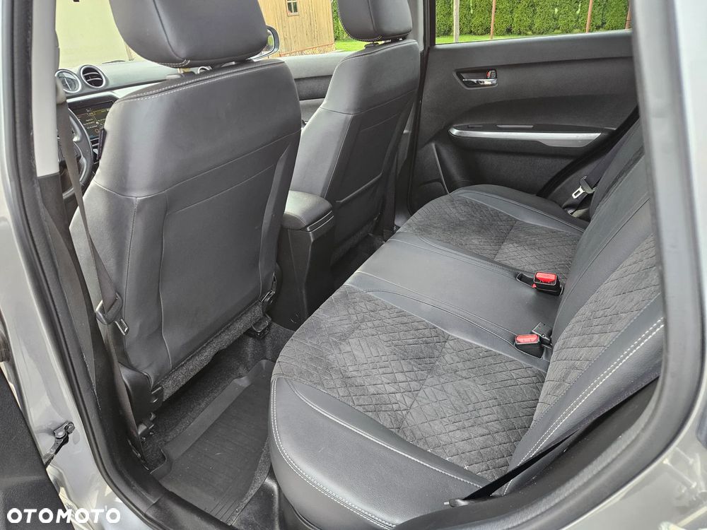 Suzuki Vitara 1.4 Boosterjet Premium 4WD - 32