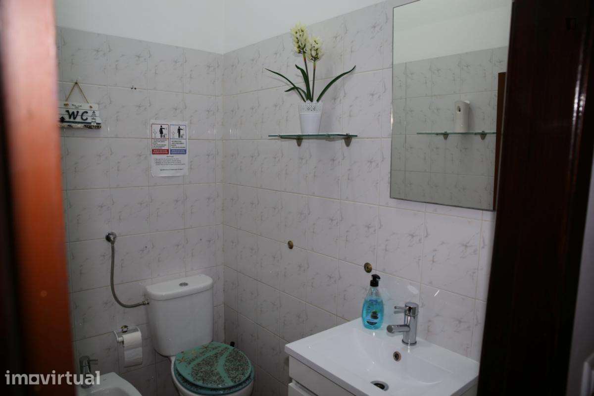 Quarto - localizado em Penha de França Lisbon - Grande imagem: 4/20