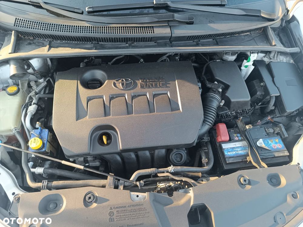 Toyota Avensis 2.0 Sol NAVI MS - 17