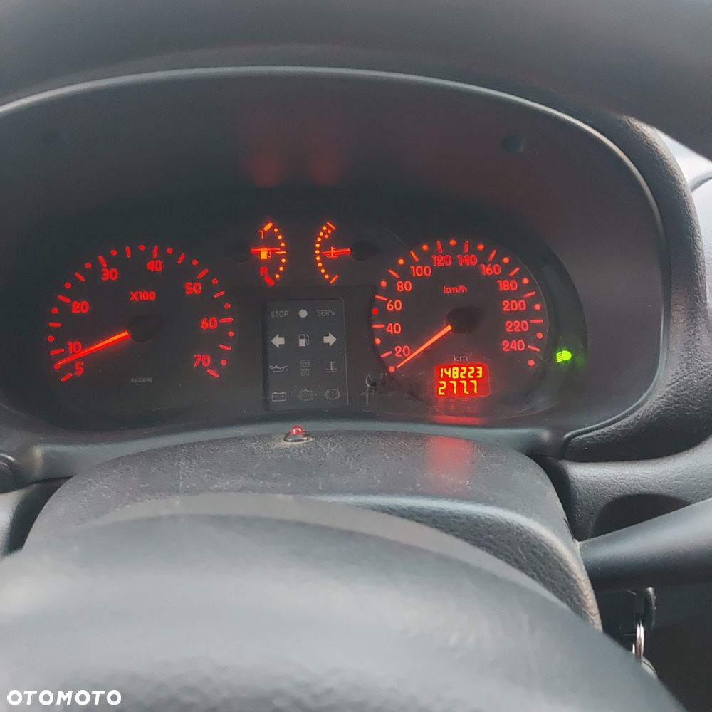 Renault Clio 1.4i RT 16V - 6