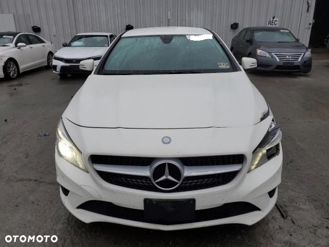 Mercedes-Benz CLA 250 4Matic 7G-DCT - 21