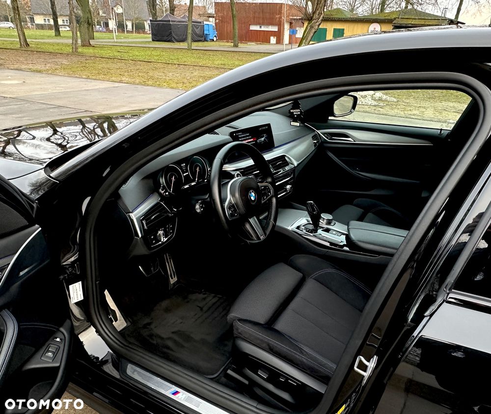 BMW Seria 5 530e iPerformance M Sport sport - 9