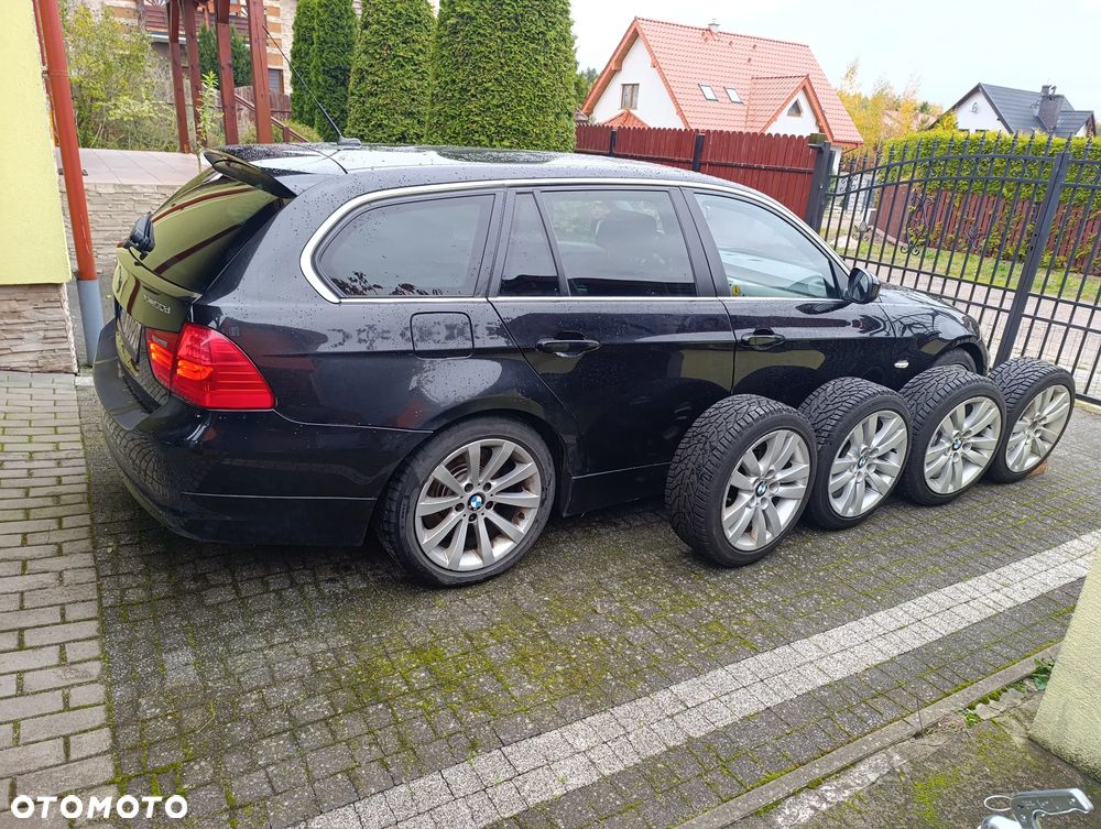 BMW Seria 3 330d xDrive DPF - 1