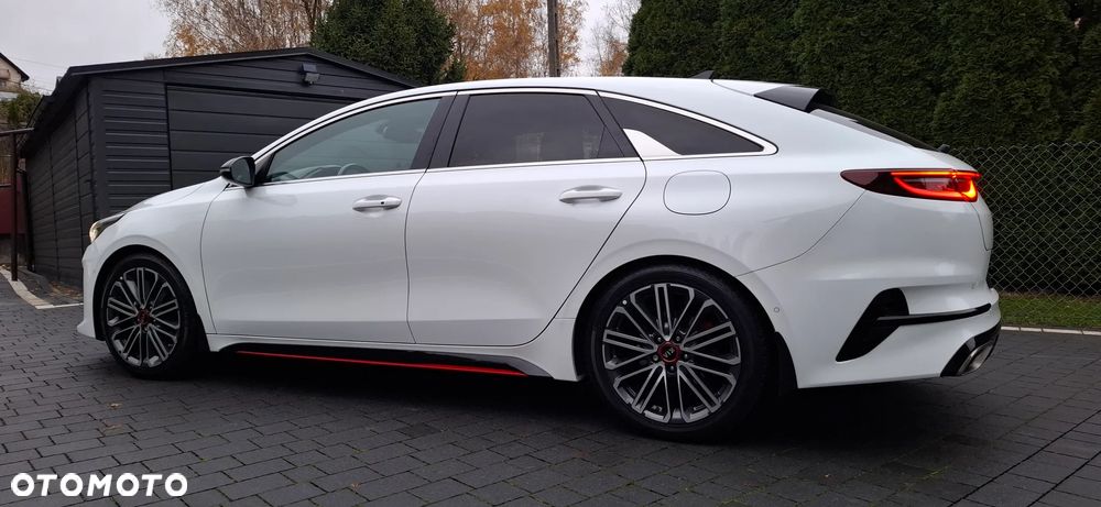 Kia ProCeed 1.6 T-GDI GT DCT - 11