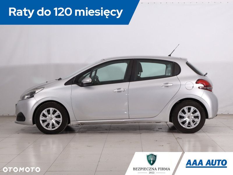 Peugeot 208 - 4