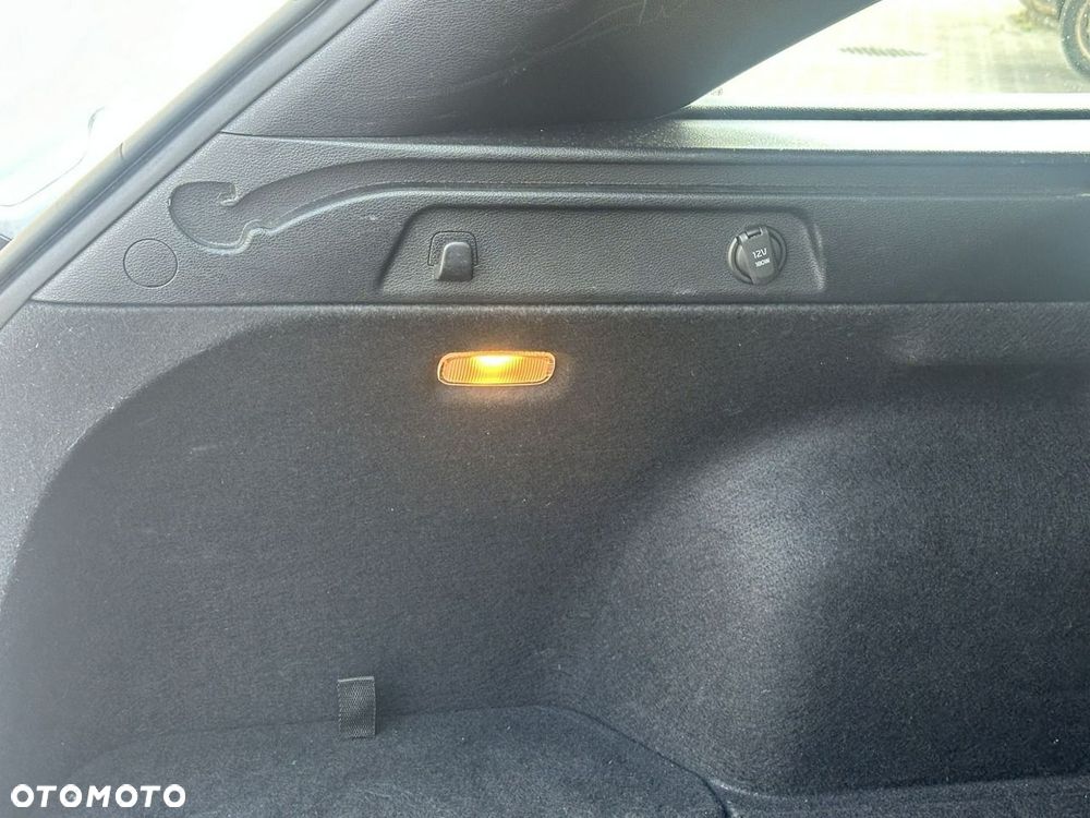 Kia Ceed - 12
