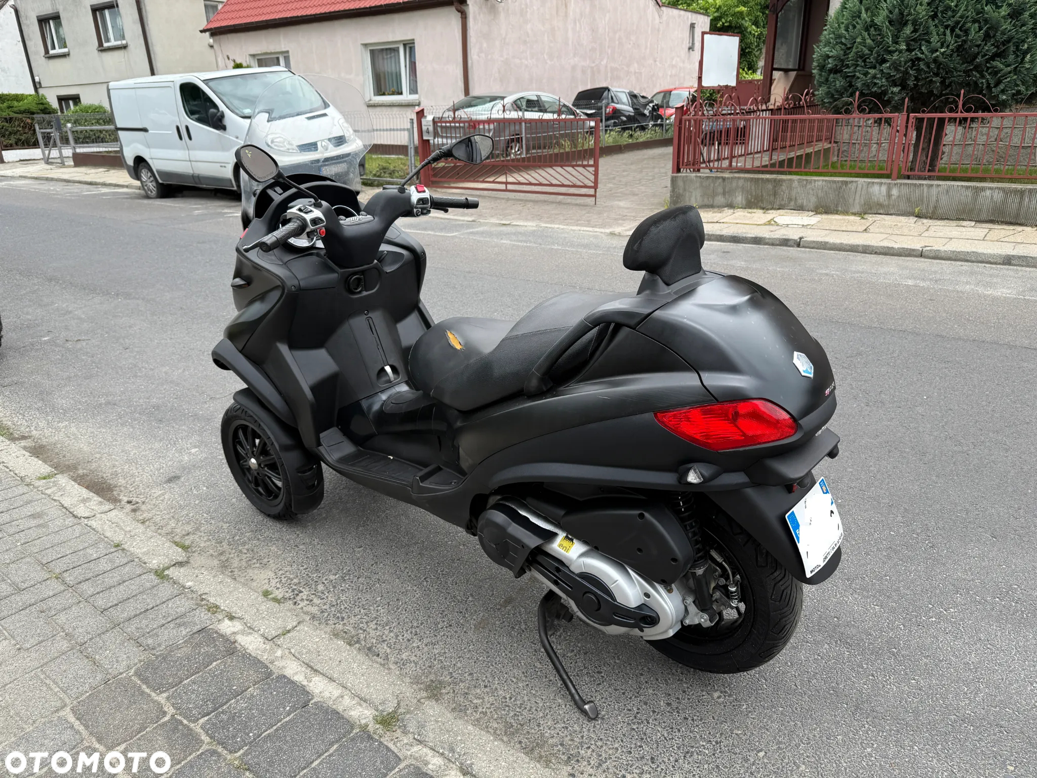 Piaggio MP-3 - 6