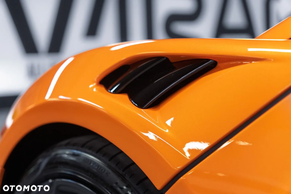 McLaren Artura - 8