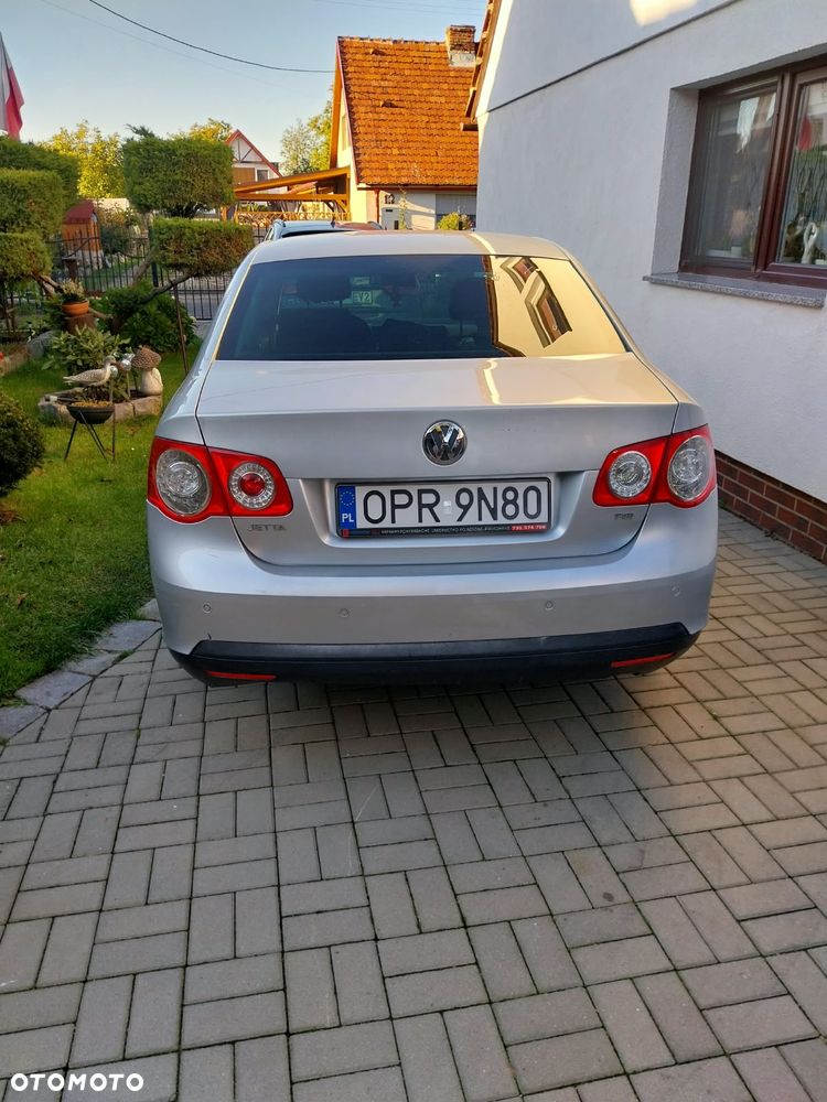 Volkswagen Jetta - 5