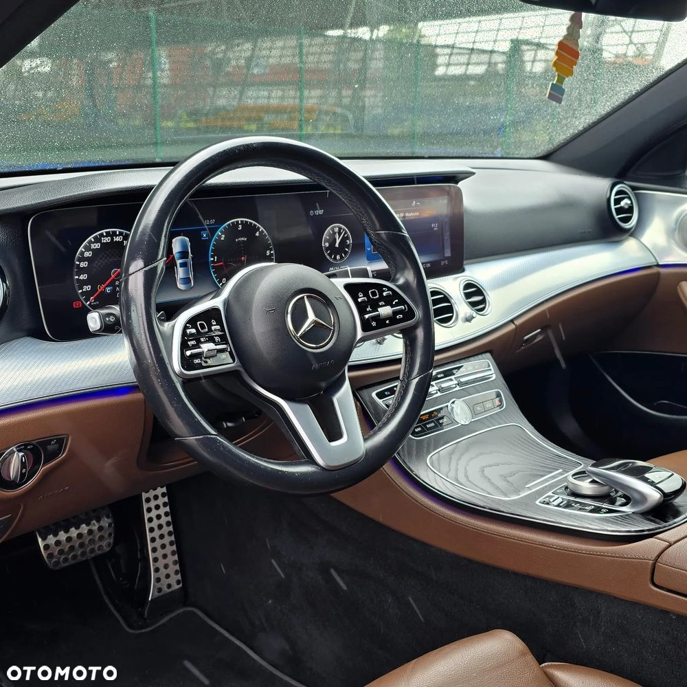 Mercedes-Benz Klasa E 220 d 9G-TRONIC AMG Line - 28