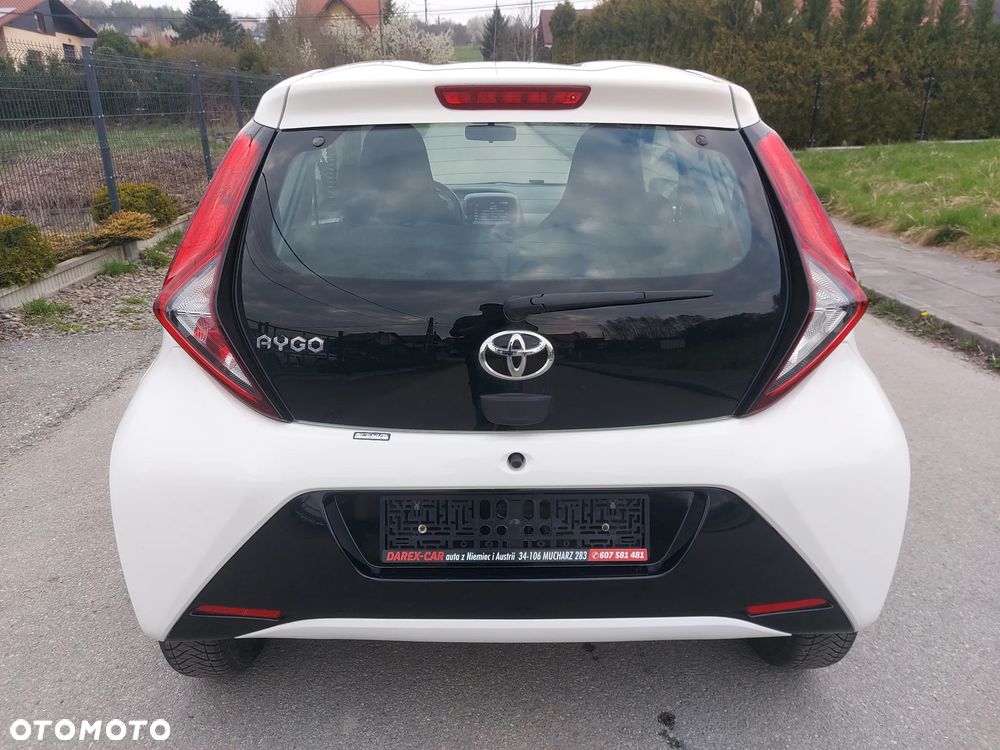 Toyota Aygo x-play - 8