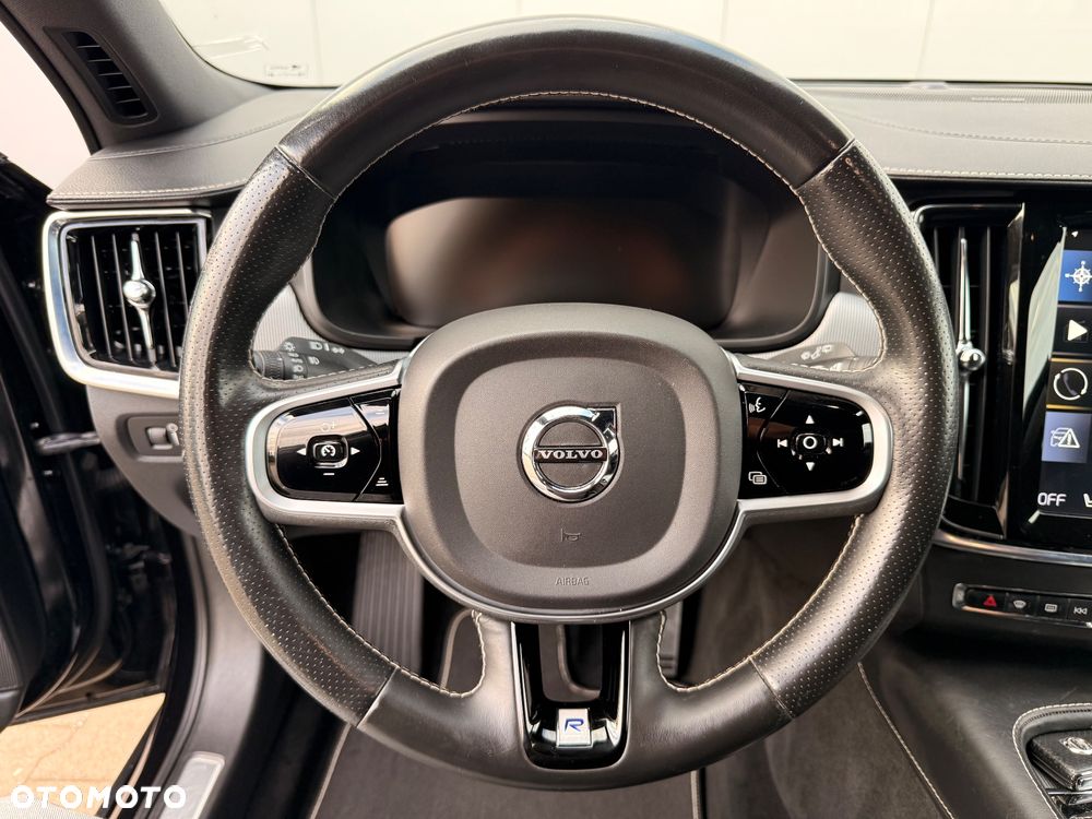 Volvo V90 T4 R-Design - 23