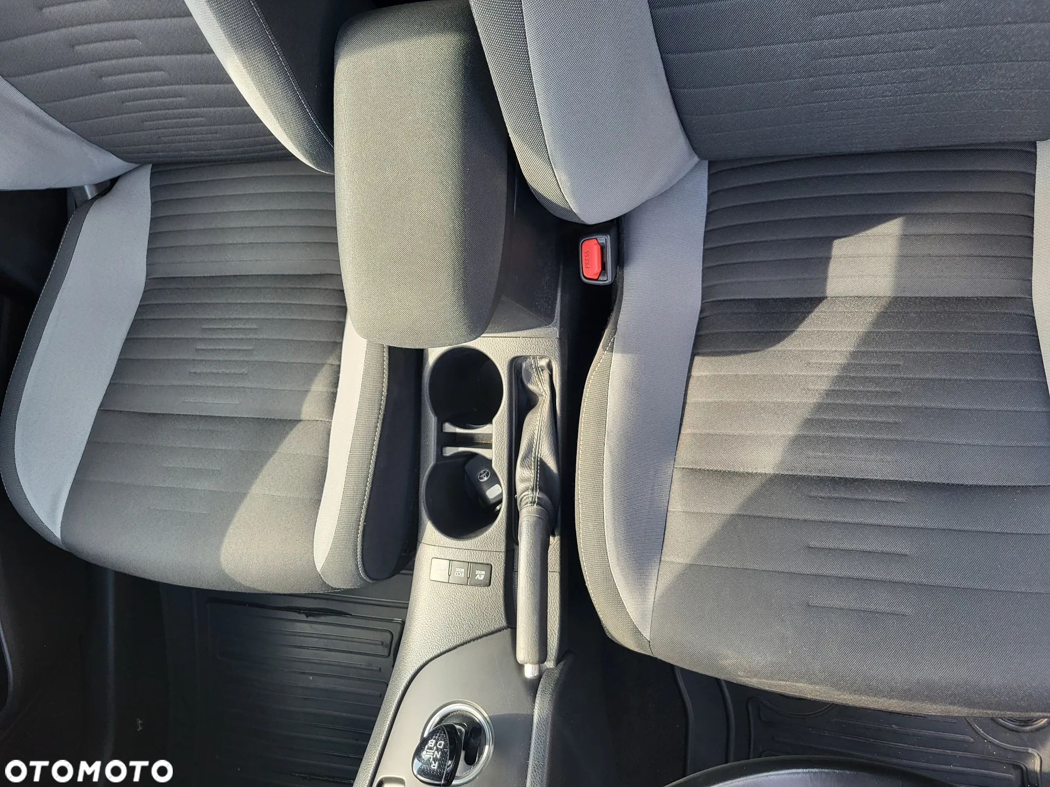 Toyota Auris Hybrid 135 Comfort - 17