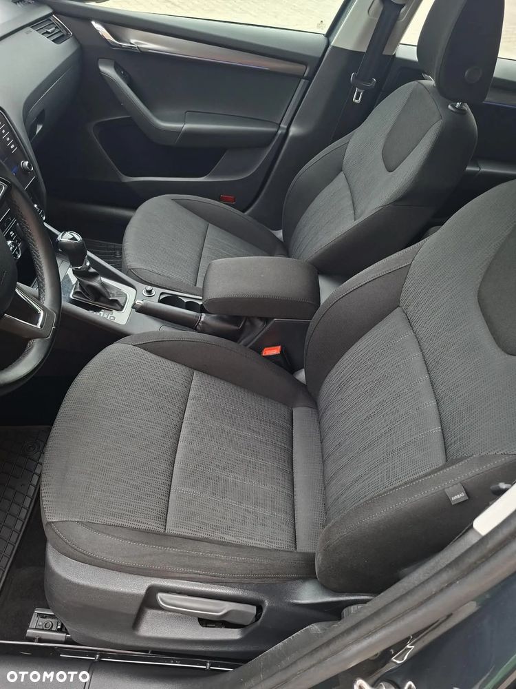 Skoda Octavia 1.5 TSI ACT DSG Style - 9
