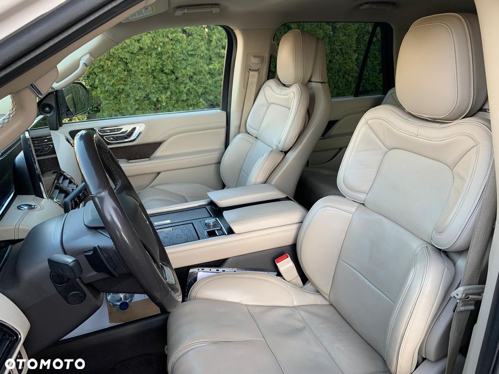 Lincoln Navigator - 26