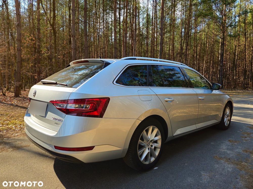 Skoda Superb 2.0 TDI SCR 4x4 Style DSG - 6