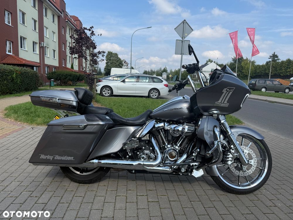 Harley-Davidson Touring Road Glide - 4