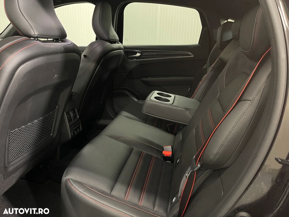 Renault Arkana E-TECH Hybrid RS Line - 12