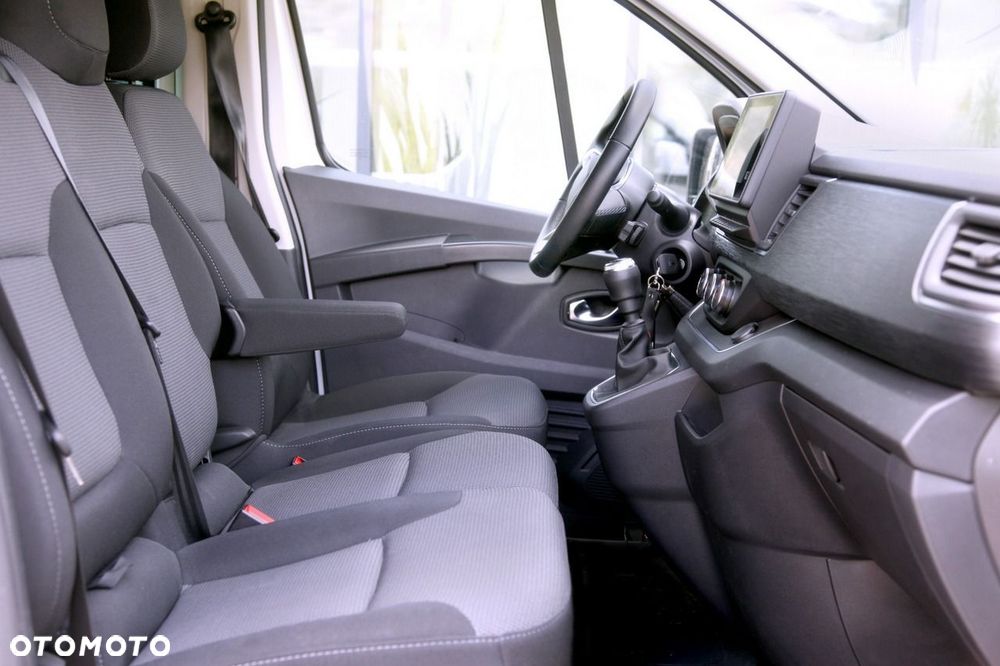 Renault Trafic - 10