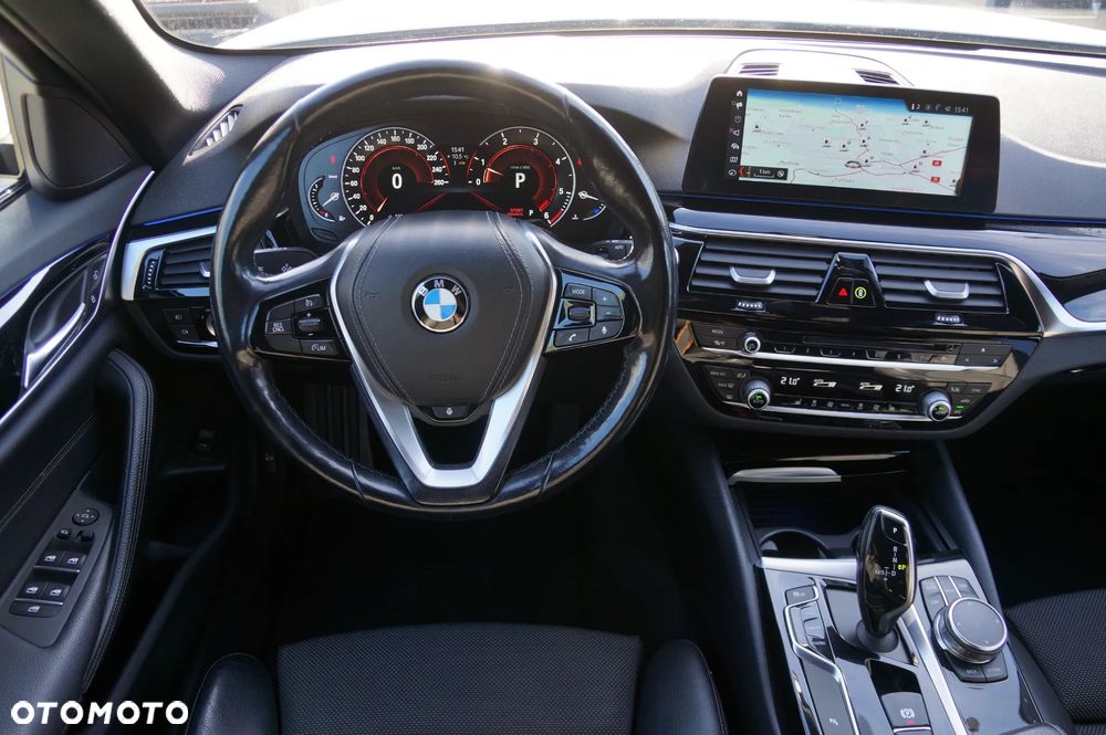 BMW Seria 5 520d xDrive Touring Sport Line - 12