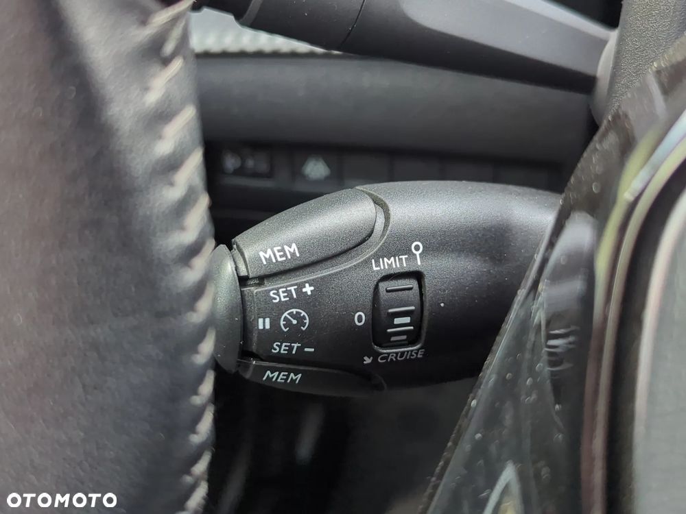 Peugeot 2008 1.2 PureTech Allure S&S - 35